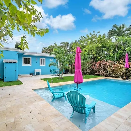 The Frolics -Stunning Wilton Manors Pool Home